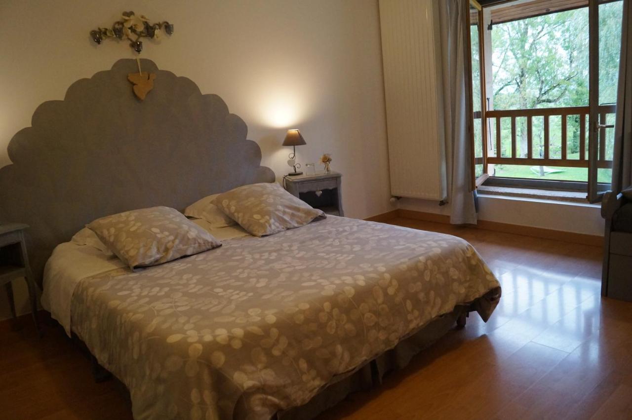 Chambre D'Hotes La Jument Grise Lescheroux Kültér fotó